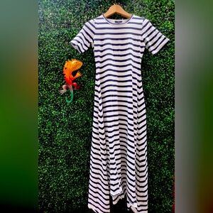 This comfy, casual dress is your new wardrobe BFF!